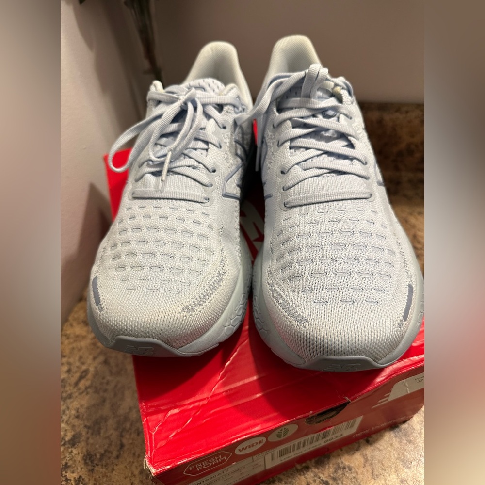 New Balance Light Gray Running Shoes - Picture 5 of 6